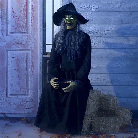 Lunging witch haunted prop